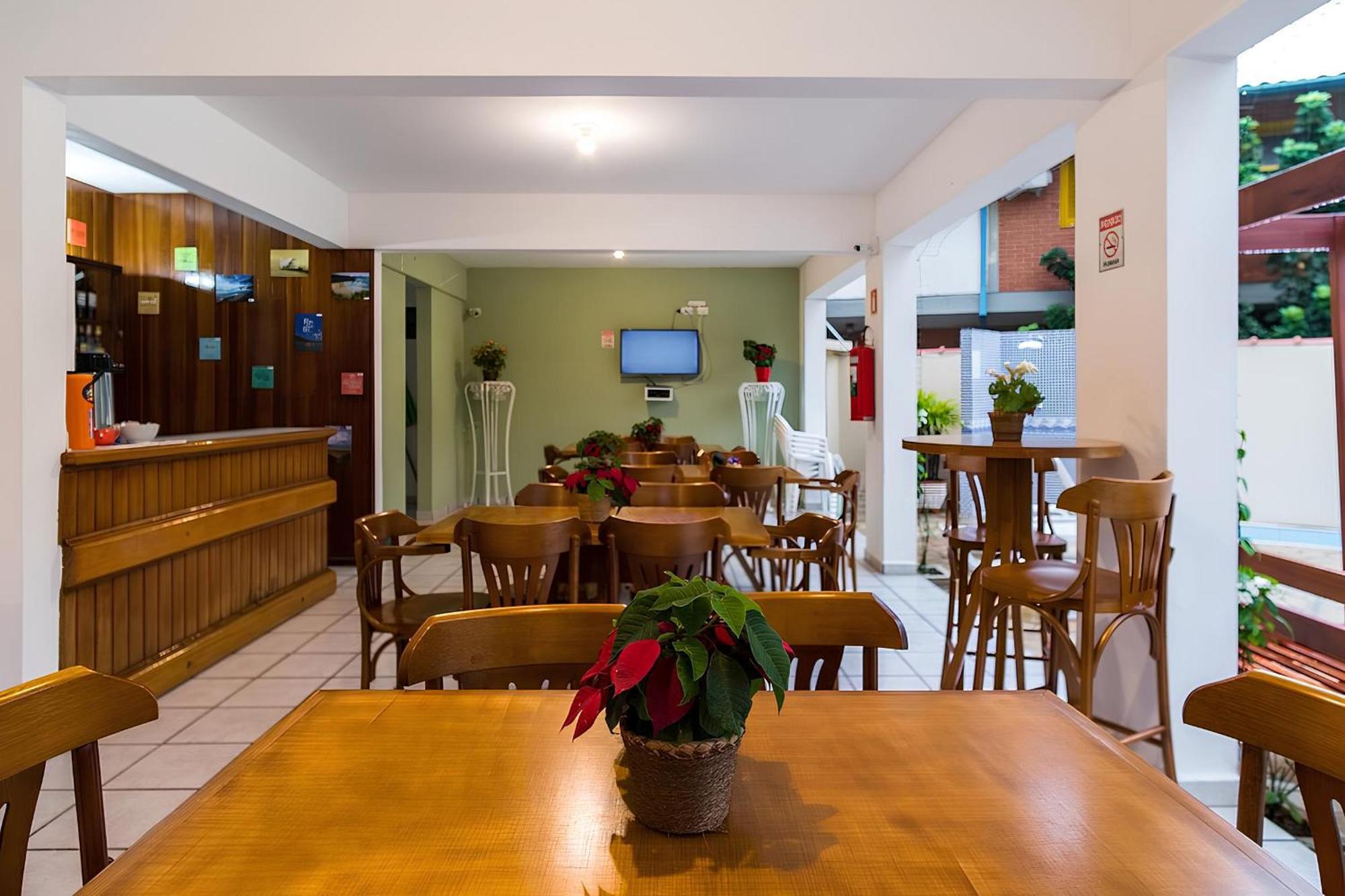 Hotel Ponta Toninhas 2*
